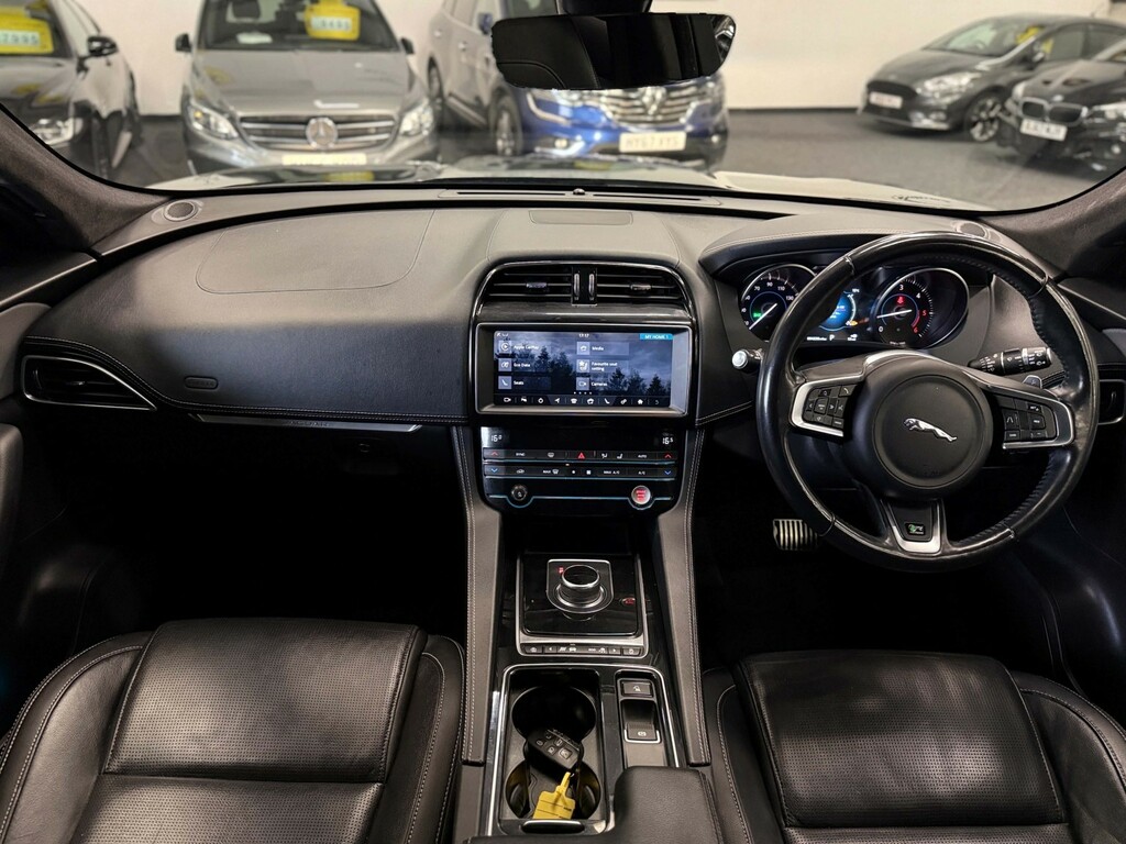 Jaguar F-Pace 2.0 D180 R-sport MF68LVY Black #2