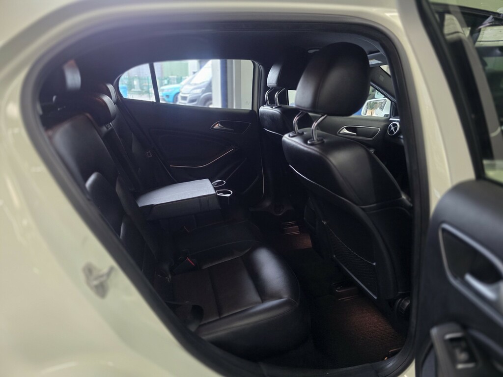 Mercedes-Benz GLA Class Suv White #36