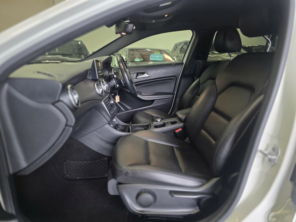 Mercedes-Benz GLA Class Suv White #29