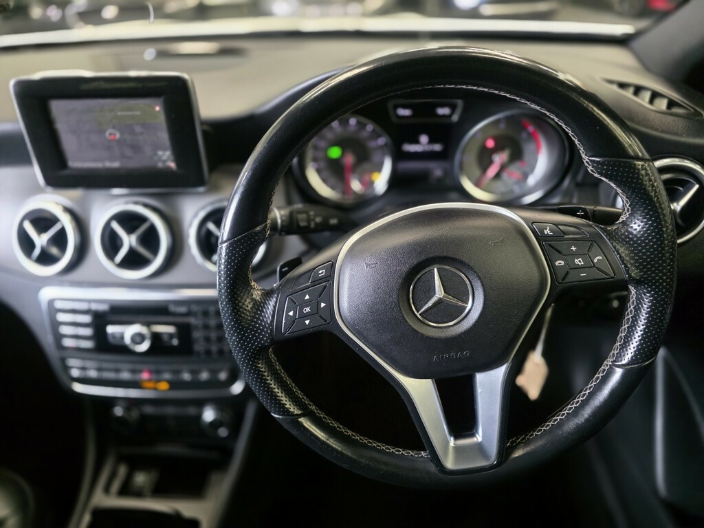 Mercedes-Benz GLA Class Suv White #30