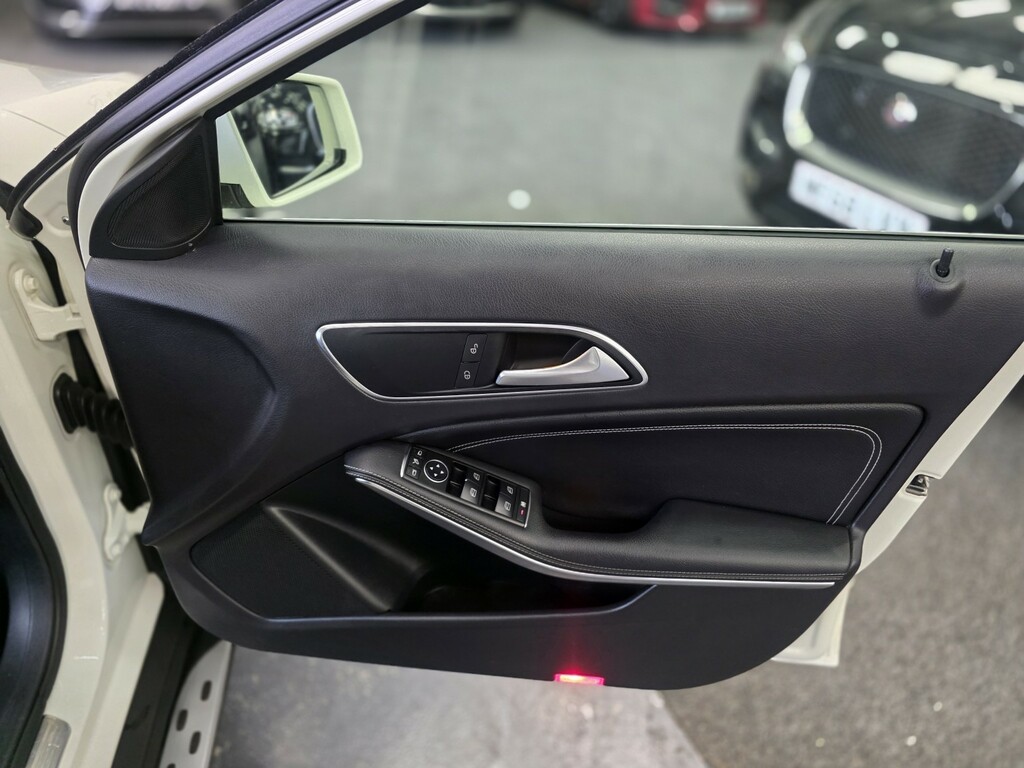 Mercedes-Benz GLA Class Suv White #19