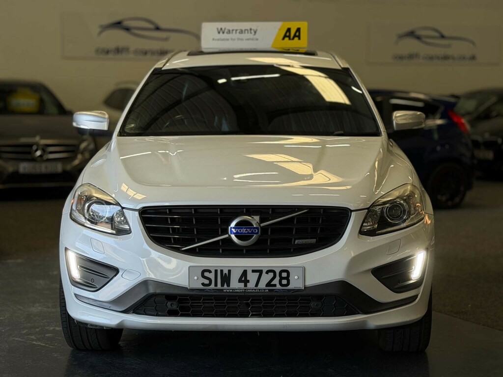 Volvo XC60 R-design White #25