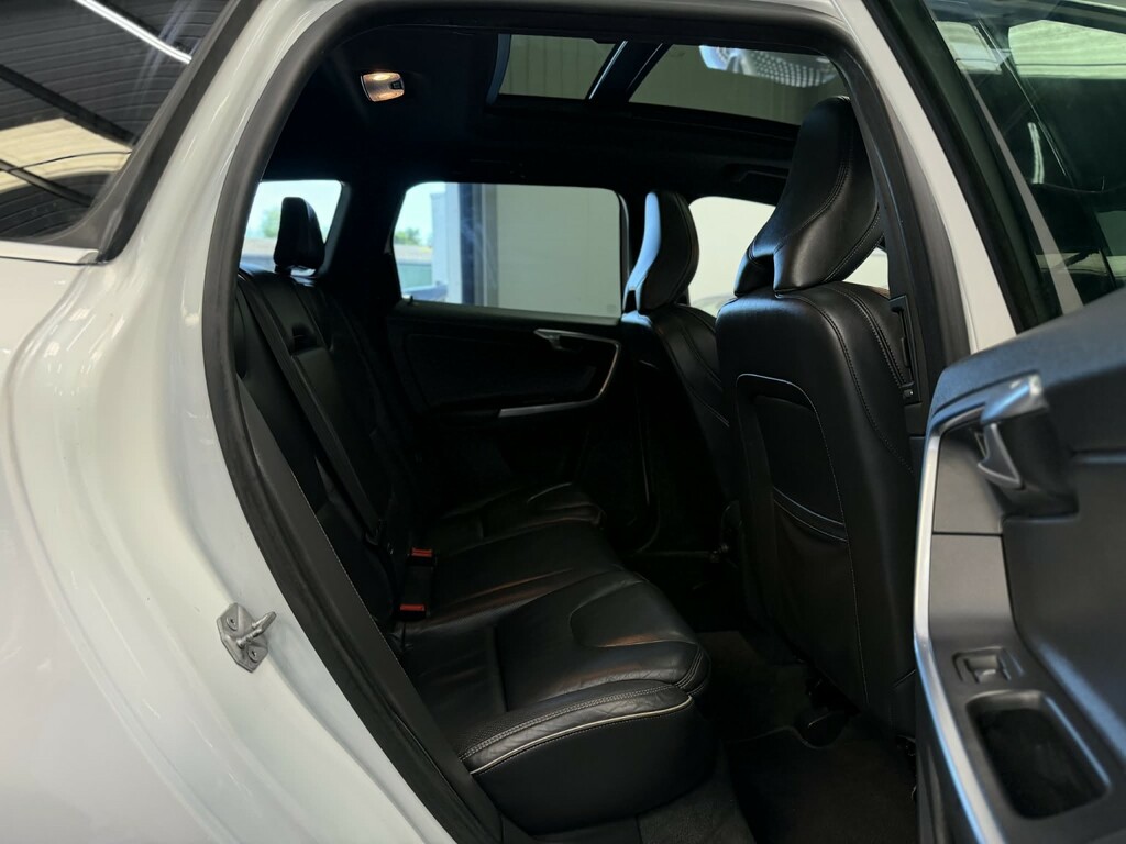 Volvo XC60 R-design White #36