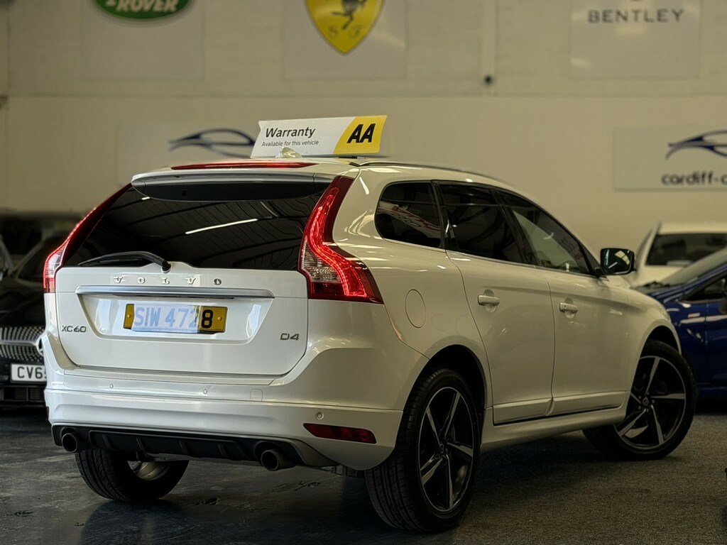 Volvo XC60 R-design White #27