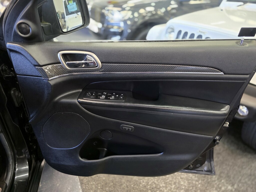Jeep Grand Cherokee Summit Red #20