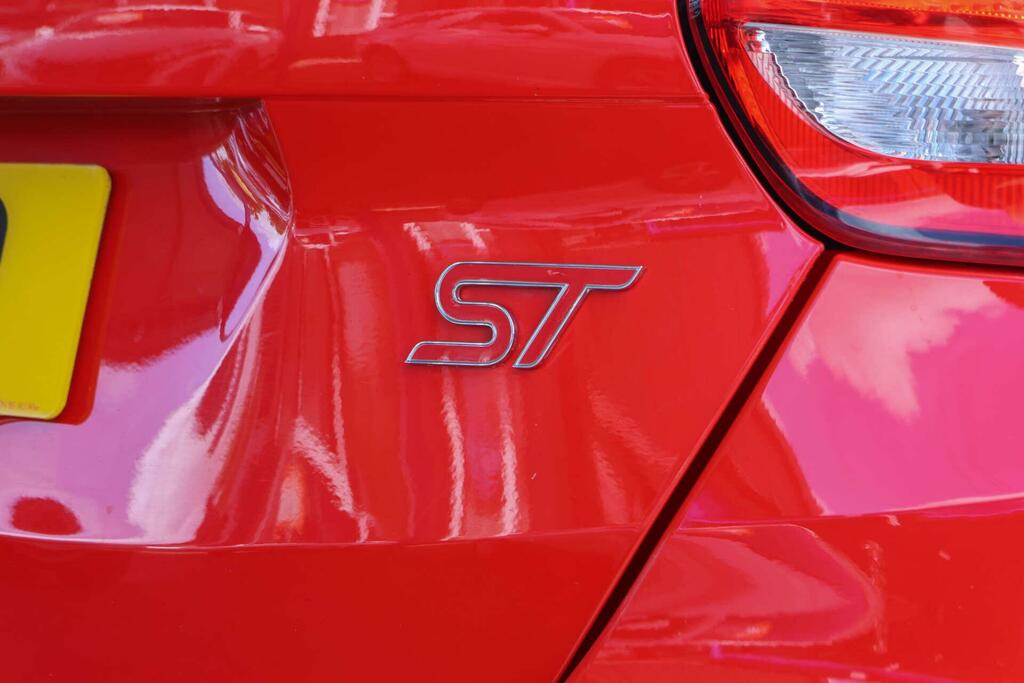Ford Focus 2.0 Tdci St-2 Euro 6 Ss VK15XSP Red #6