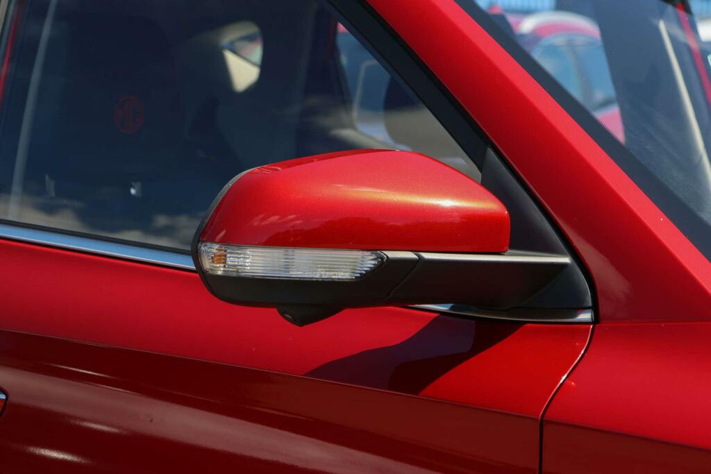 MG ZS Exclusive Red #5