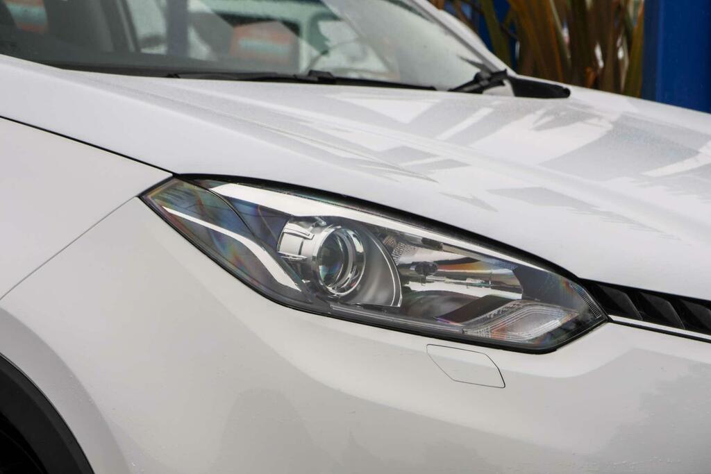 MG GS Exclusive White #4