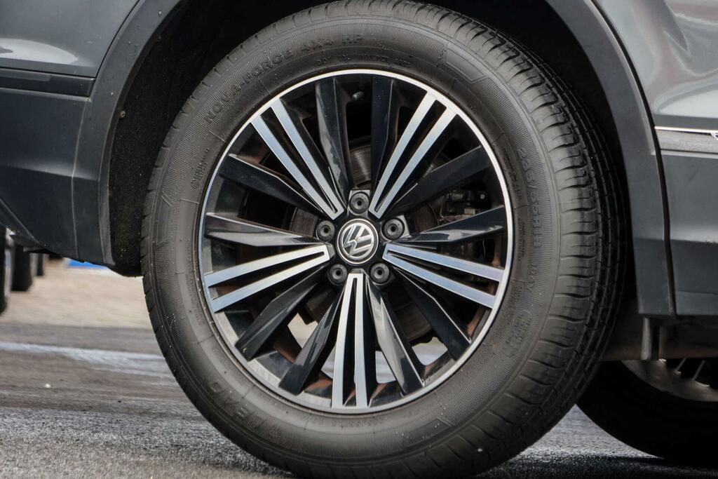 Volkswagen Tiguan Se Navigation Grey #5