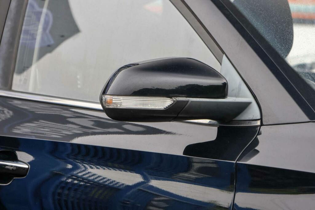 MG ZS Excite Black #4