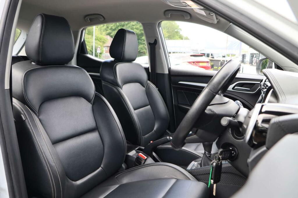 MG ZS Exclusive White #5