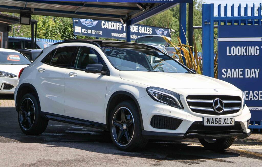 Mercedes-Benz GLA Class Amg Line White #2