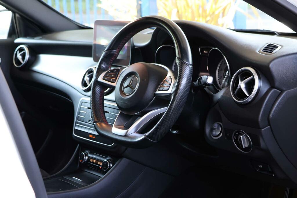 Mercedes-Benz GLA Class Amg Line White #4