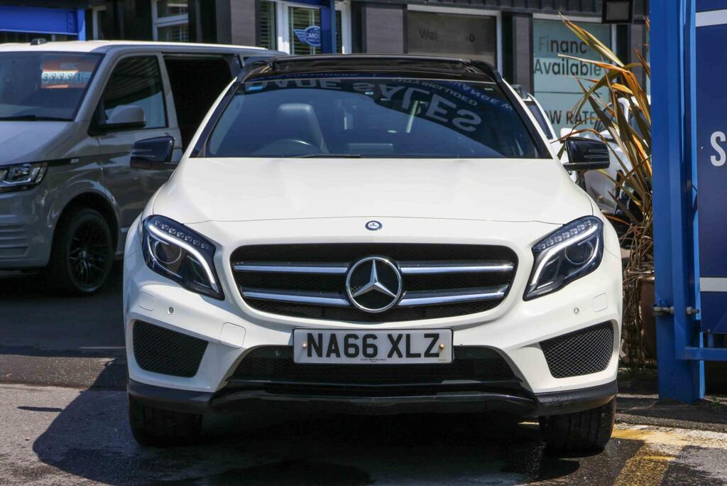 Mercedes-Benz GLA Class Amg Line White #3