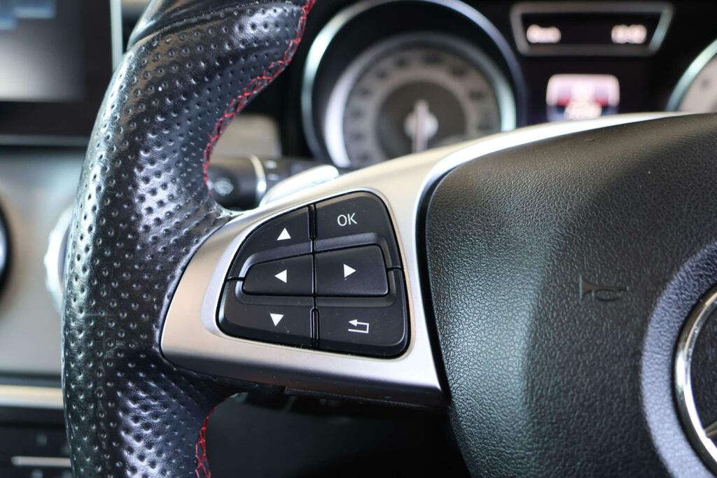 Mercedes-Benz GLA Class 200D 4Matic Sport Premium Red #15