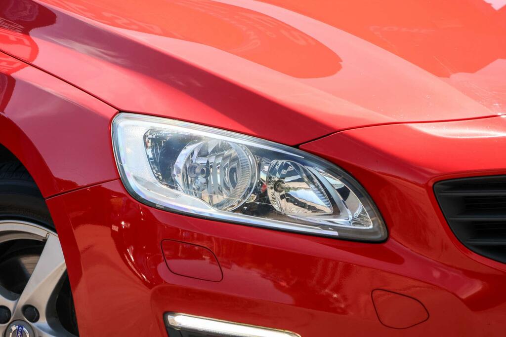 Volvo V60 Business Edition Red #2
