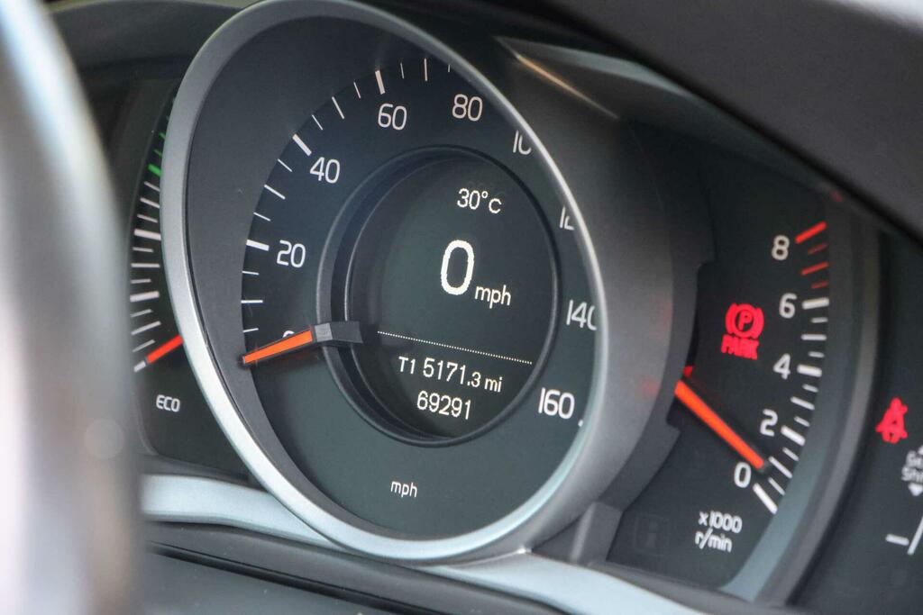 Volvo V60 2.0 D4 Business Edition 188 Bhp Grey #15