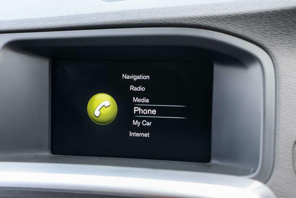 Volvo V60 2.0 D4 Business Edition 188 Bhp Grey #29