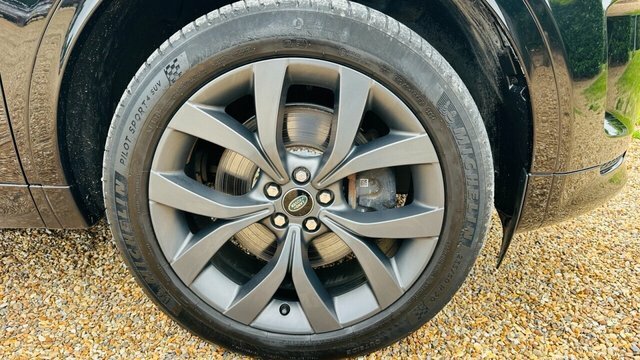 Land Rover Discovery Sport P300e 12.2Kwh R-dynamic Se RJ71JVG Black #5