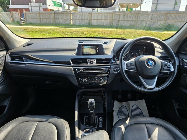 BMW X1 Sdrive18d Se White #19