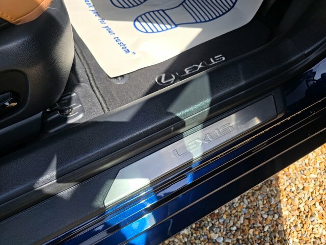 Lexus ES 300H F-sport Tech Safety Black #28