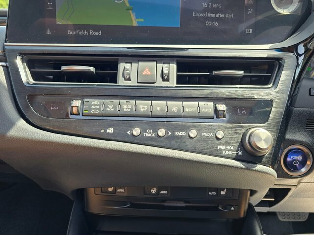 Lexus ES 300H F-sport Tech Safety Black #34