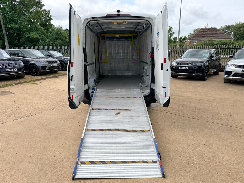 Maxus eDeliver 9 88.5Kwh Panel Van Fwd L3 H3 204 White #4