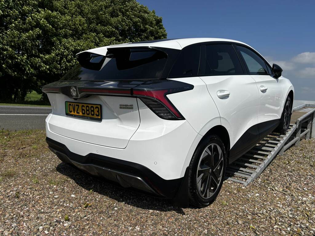 MG MG4 150Kw Trophy Ev Long Range 64Kwh CVZ6883 White #3
