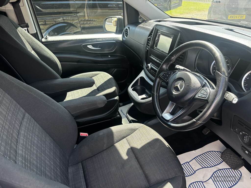 Mercedes-Benz Vito Mpv White #12