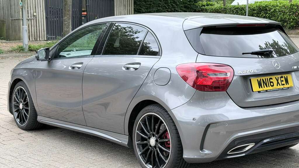 Mercedes-Benz A Class A 200 D Amg Line Executive White #9