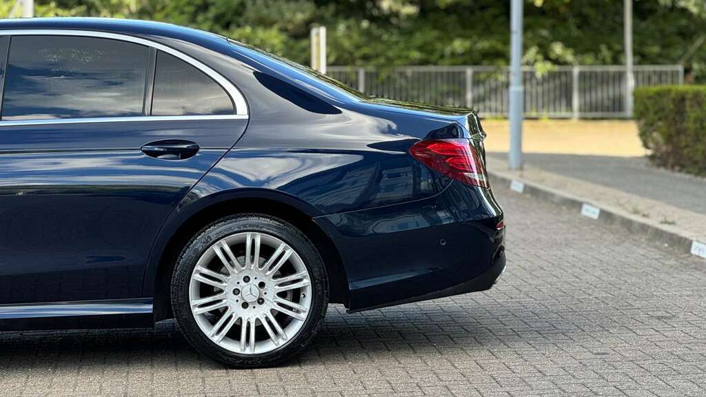 Mercedes-Benz E Class 2.0 E 220 Amg Line Edition D Blue #4