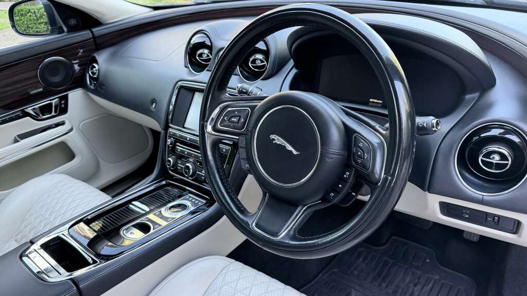 Jaguar XJ 3.0 Xj Portfolio V6 D Grey #3