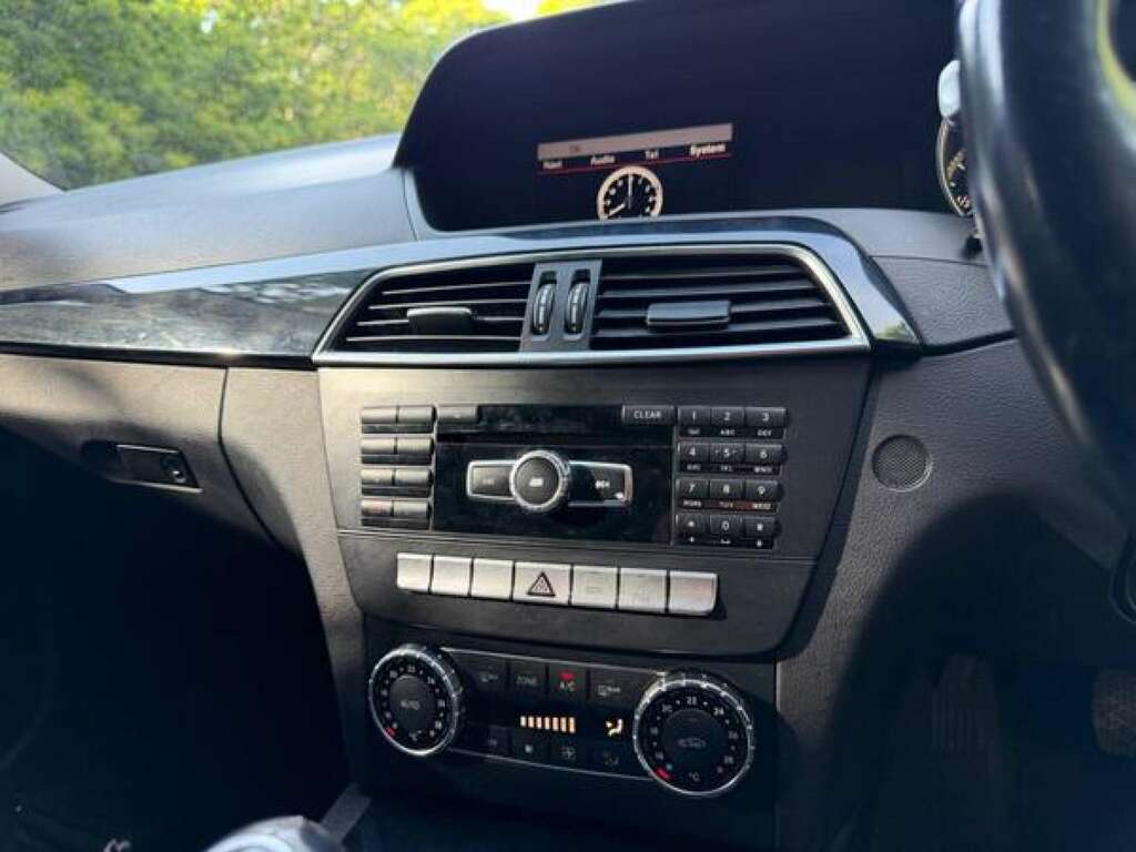 Mercedes-Benz C Class 1.6 C180 Executive Se Blueefficiency Red #3