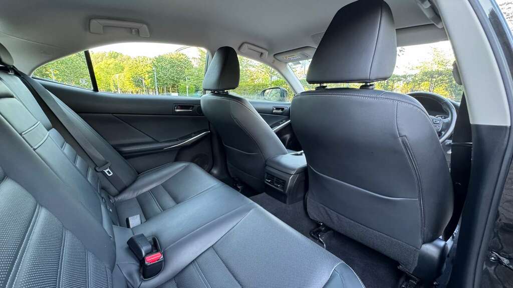 Lexus IS 2.5 Is 300H Premier Cvt Black #4