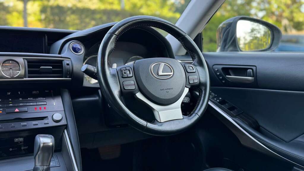 Lexus IS 2.5 Is 300H Premier Cvt Black #6