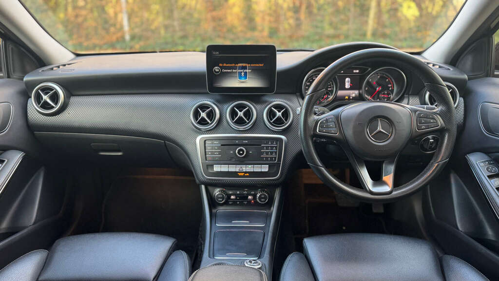 Mercedes-Benz A Class 1.5 A 180 D Sport Premium Black #2