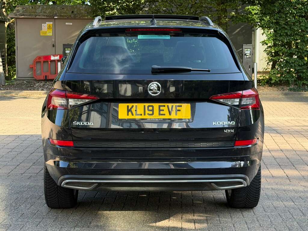 Skoda Kodiaq 2.0 Kodiaq Sportline Tsi 4X4 4Wd Black #3