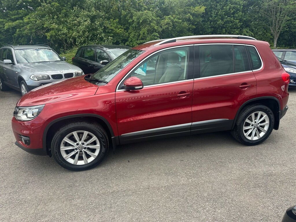 Volkswagen Tiguan Suv LG12EVW Red #2