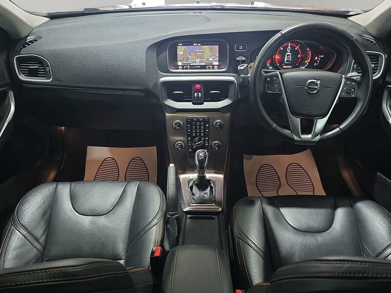 Volvo V40 Cross Country 2.0 D2 Pro Euro 6 S S  #2