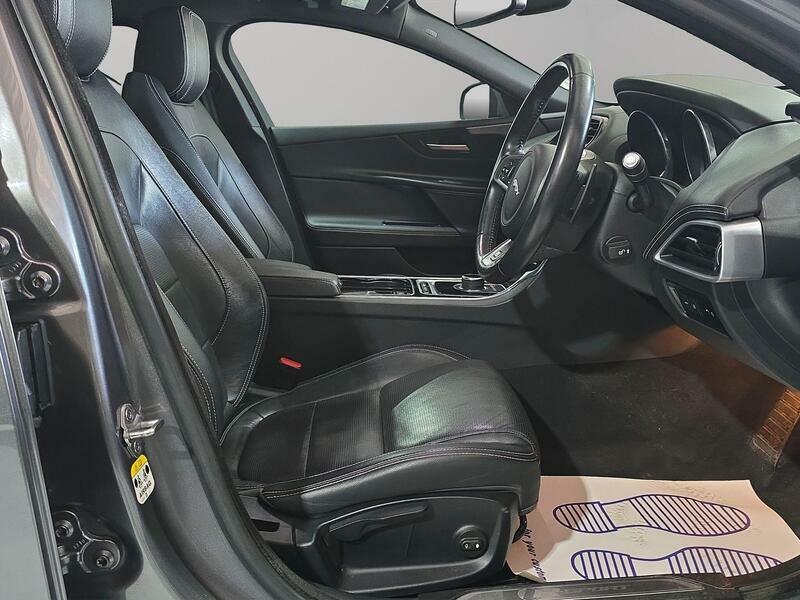 Jaguar XE 2.0D Portfolio Awd Euro 6 Ss Black #20