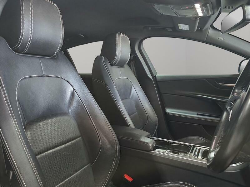 Jaguar XE 2.0D Portfolio Awd Euro 6 Ss Black #21