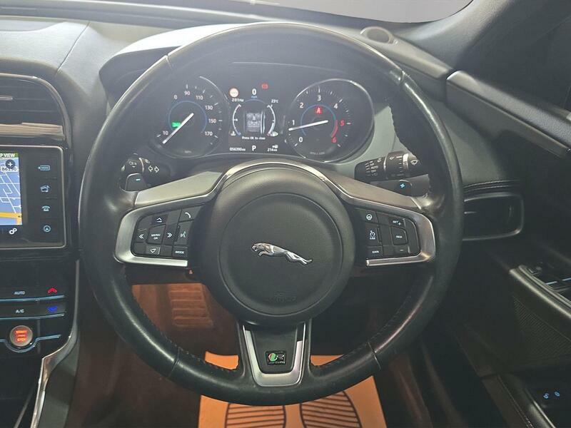 Jaguar XE 2.0D Portfolio Awd Euro 6 Ss Black #15