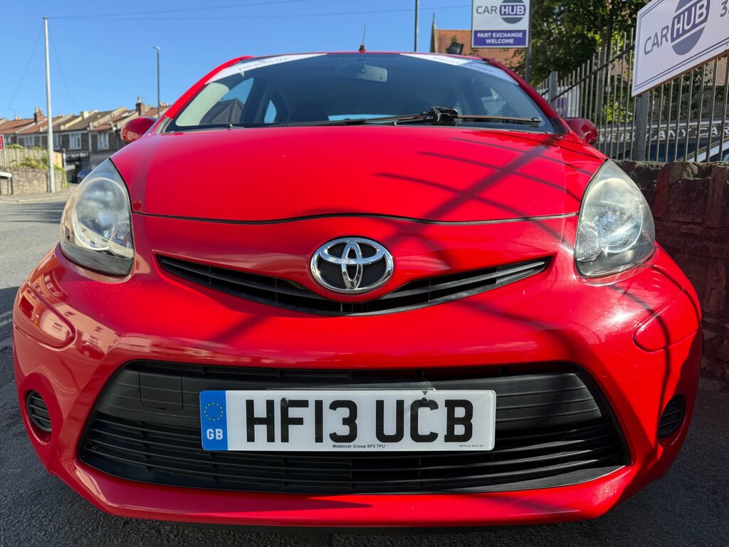 Toyota Aygo 1.0 Vvt-i Hatchback Euro 5 67 Red #3