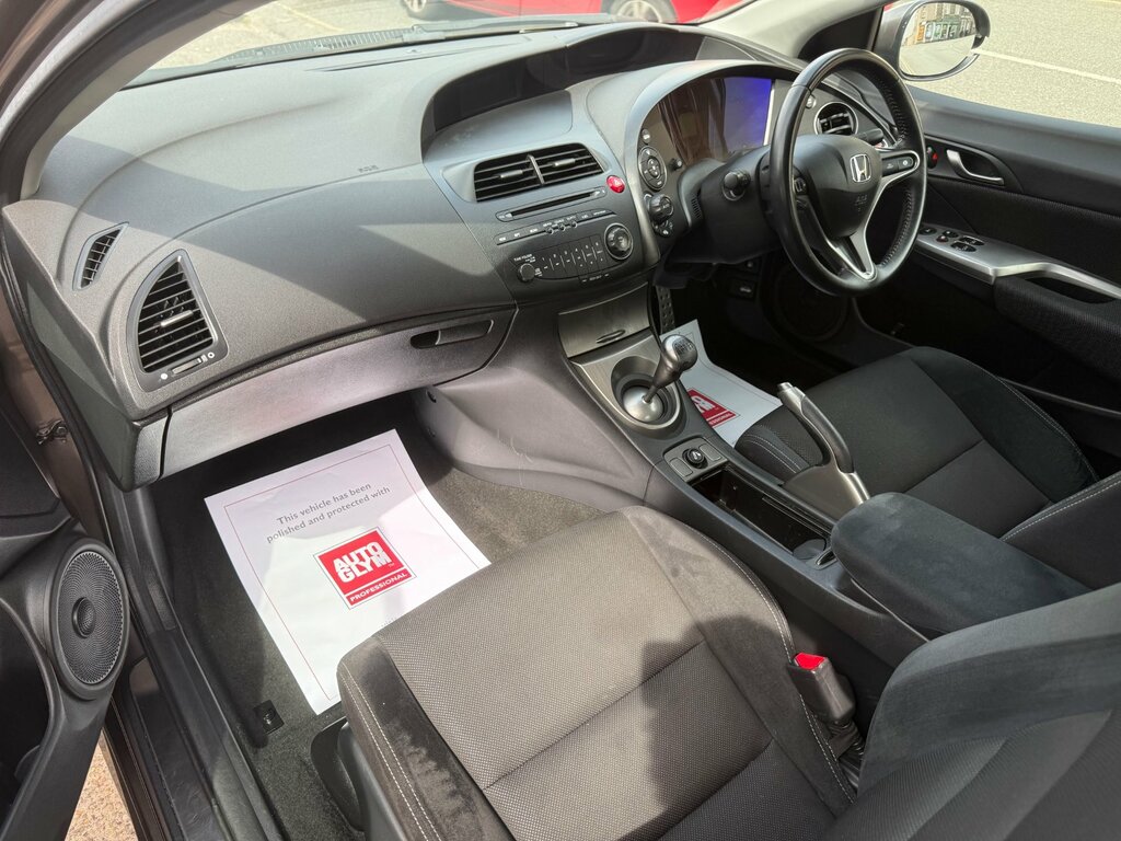 Honda Civic 1.8 I-vtec Es Hatchback Black #12
