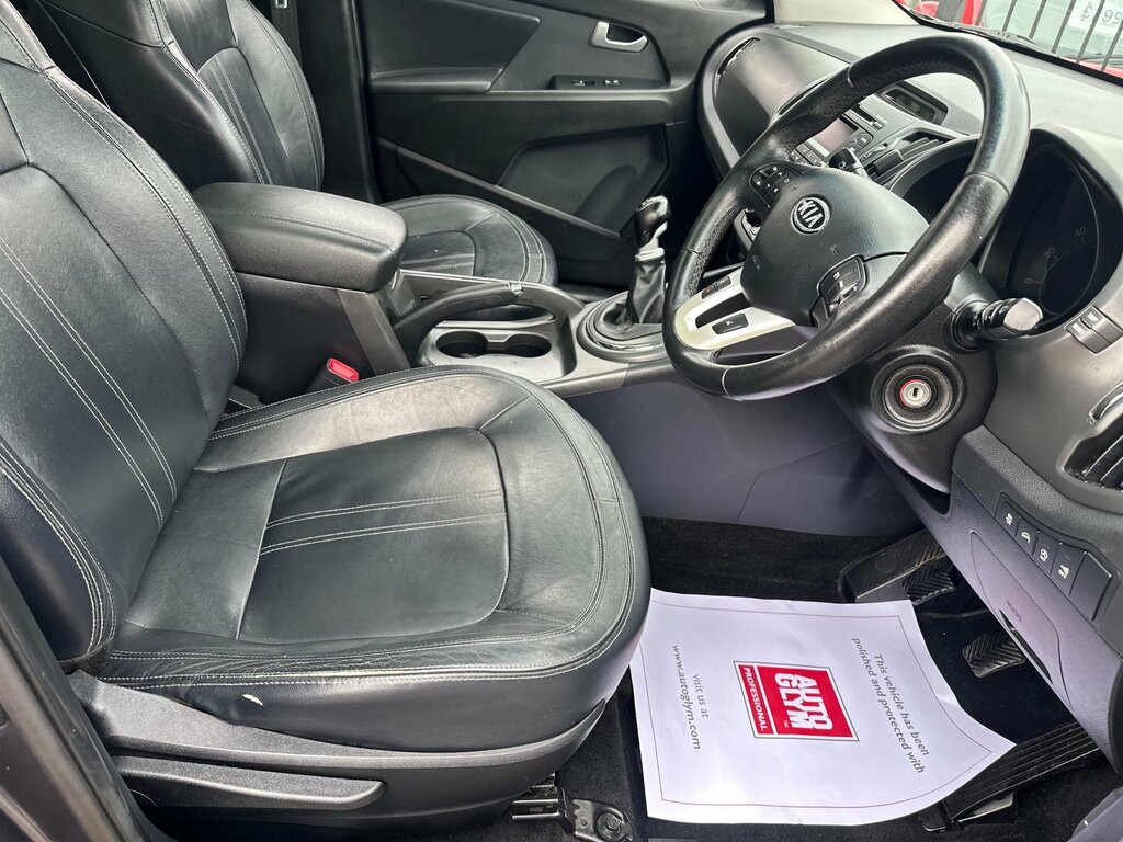 Kia Sportage Orange #8