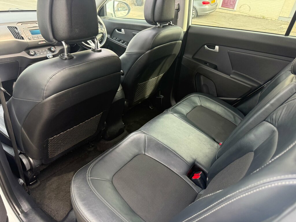 Kia Sportage 1.6 2 133 Bhp White #15