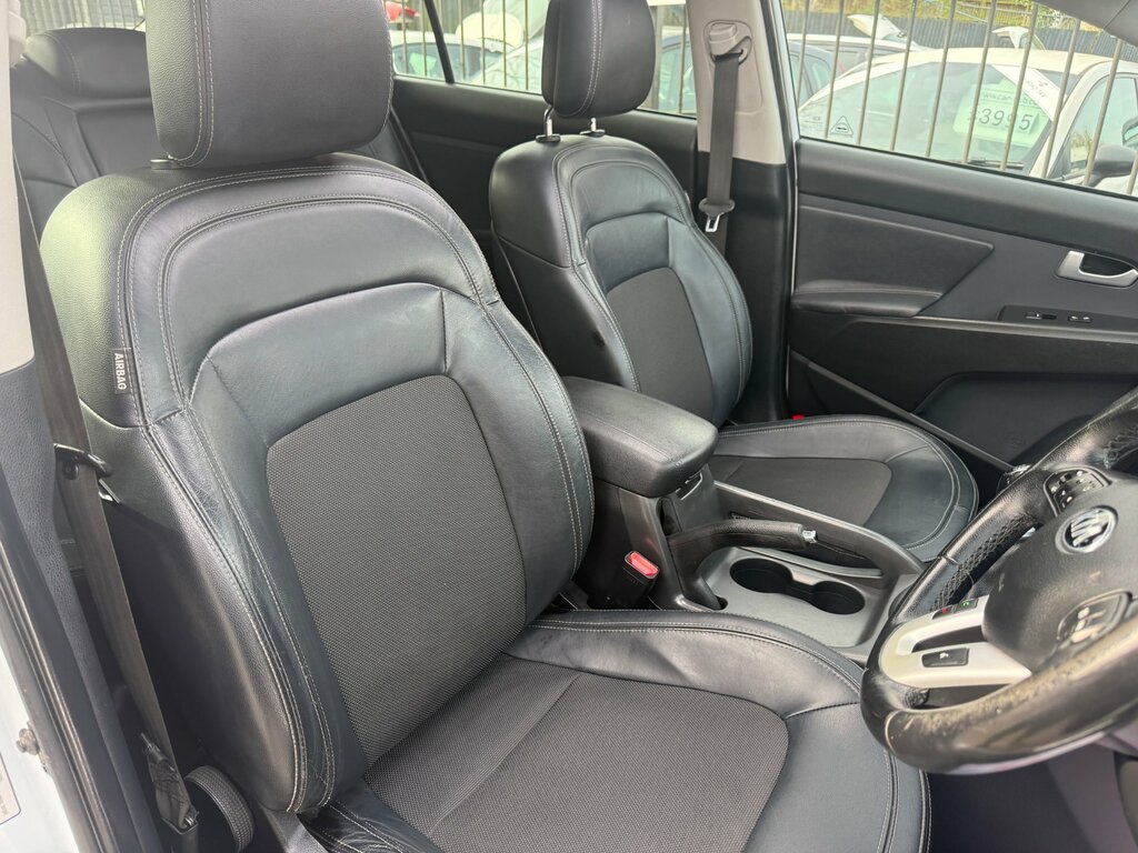 Kia Sportage 1.6 2 133 Bhp White #9