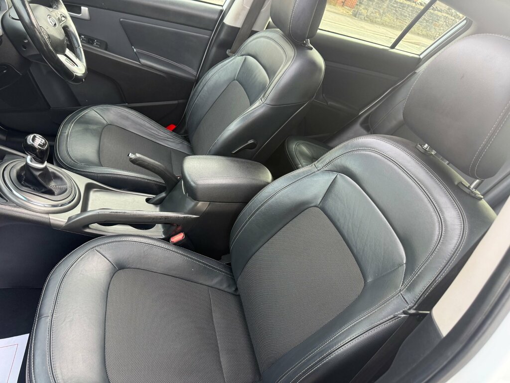 Kia Sportage 1.6 2 133 Bhp White #13