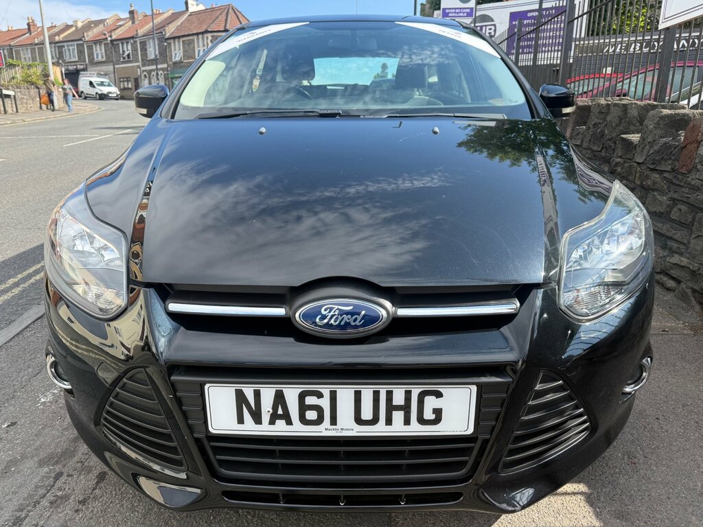 Ford Focus 1.6 Zetec Hatchback Euro 5 125 Black #2