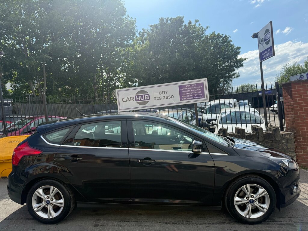 Ford Focus 1.6 Zetec Hatchback Euro 5 125 Black #4